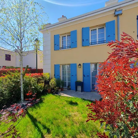 Cosy Near Disneyland Paris Holiday home *